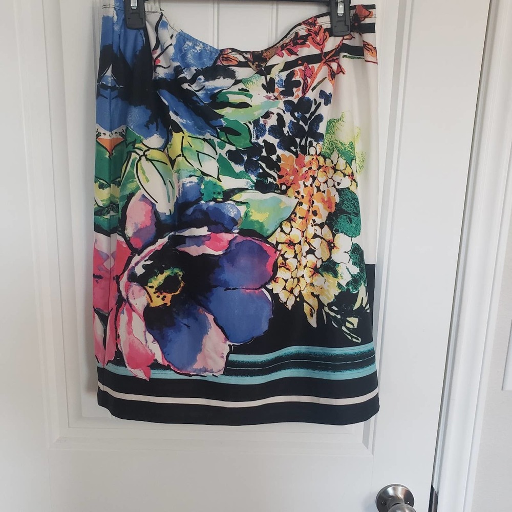 Melissa Paige size Large floral skirt